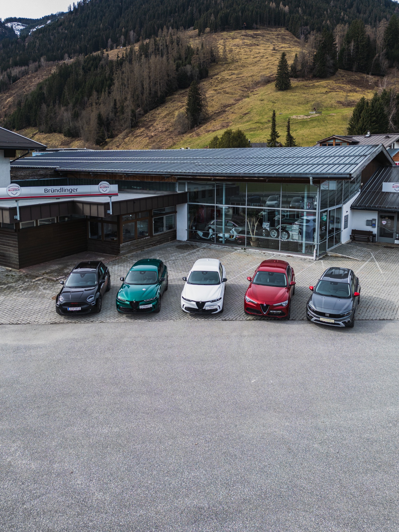 Fahrzeugbestand am Standort für Gebrauchtwagen aller Marken